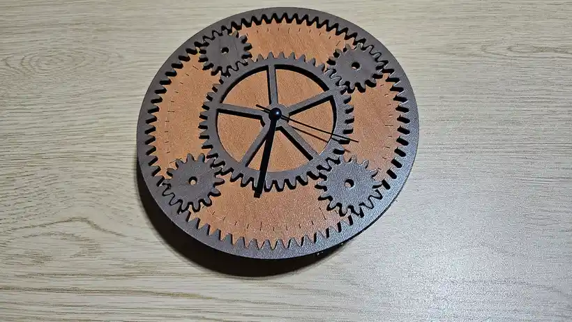 Moving Gear Wall Clock example